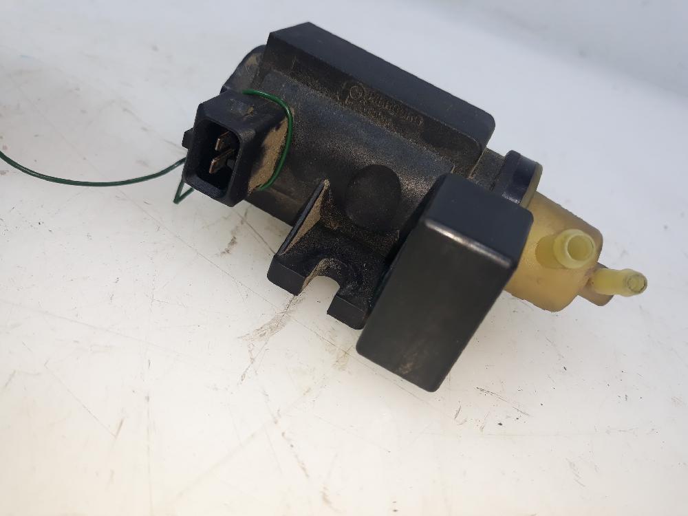 Válvula de aire adicional A13DTE 55566898 de Opel Astra j (p10) 2009-2015 95 CV - pieza usada