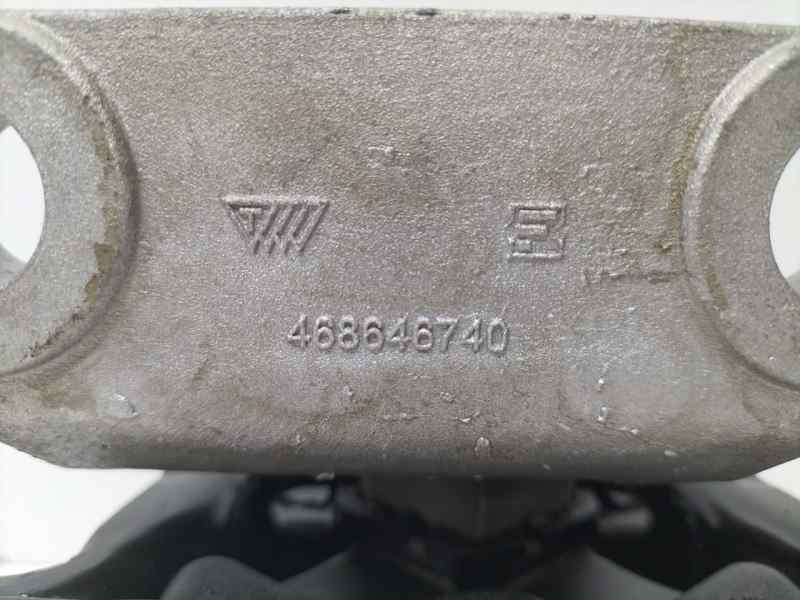 Soporte motor izquierdo B14XER 13371838 de Opel Corsa c (x01) 2003-2009 90 CV - pieza usada