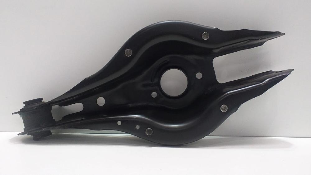 Brazo de la suspensión inferior trasero derecho B47D20A 33326867540 de Bmw 3 touring (f31) 2012-2015 150 CV - pieza usada