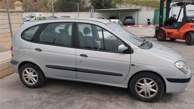 CITROËN Xsara Picasso 1 generation (1999-2010) Фонарь задний правый 25000215