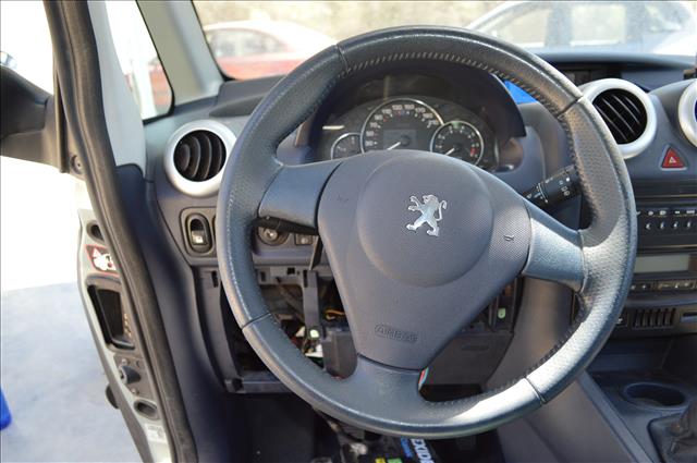 HYUNDAI i20 PB (1 generation) (2008-2014) Steering Wheel 24996409