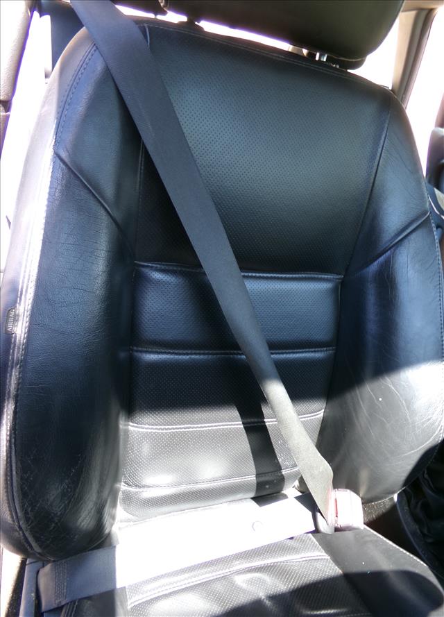 VAUXHALL Front Right Seatbelt 25000597