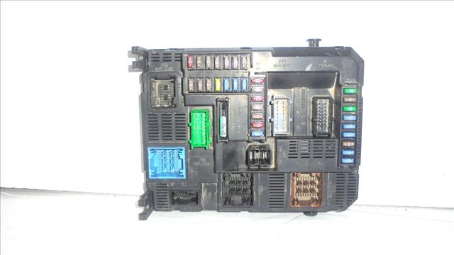 PEUGEOT 208 Peugeot 208 (2012-2015) Fuse Box E1064160 24999539