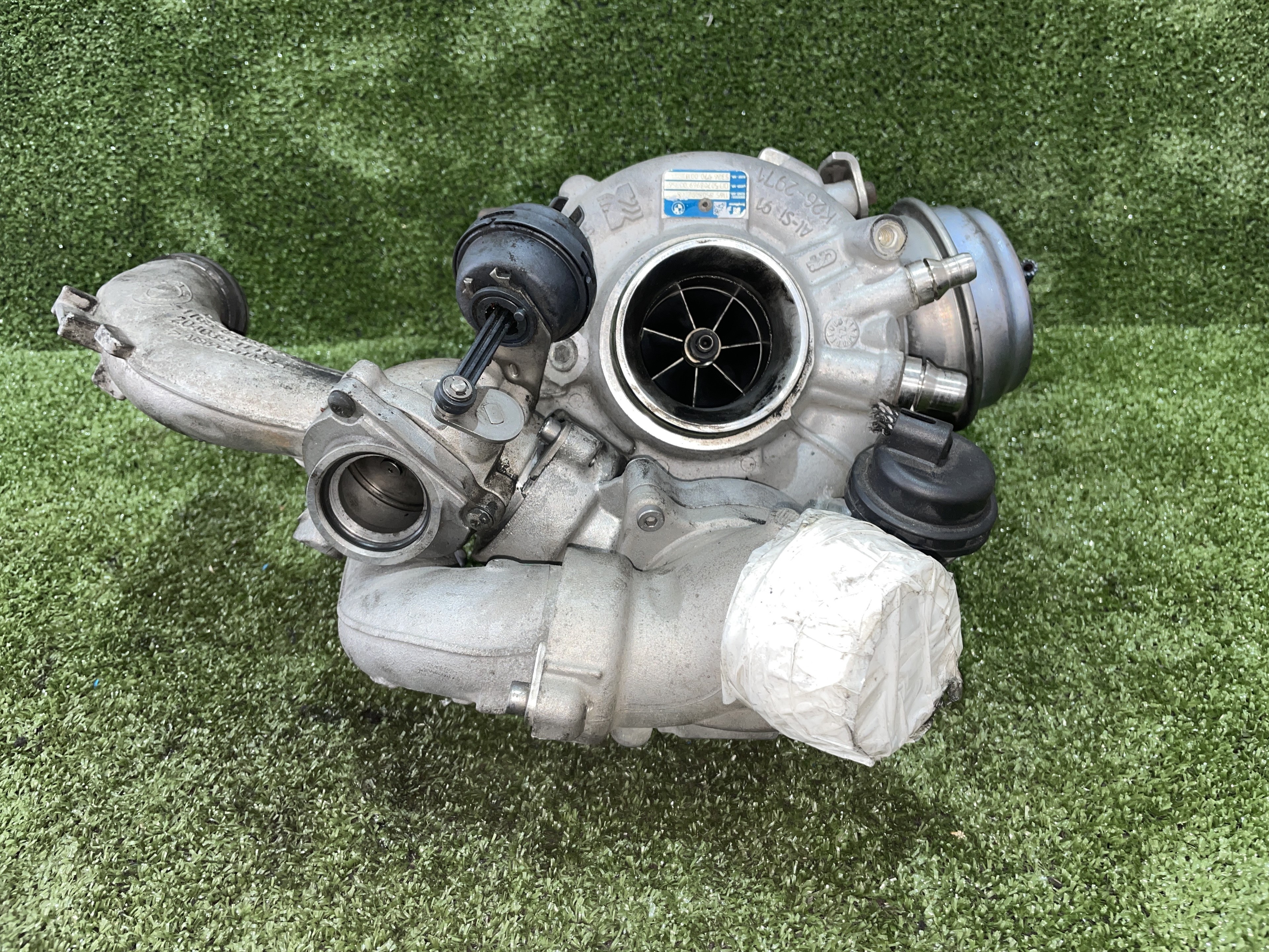 BMW 6 Series F06/F12/F13 (2010-2018) Turbocharger 53269700011,BORGWARNER,11658508092-08 25942869