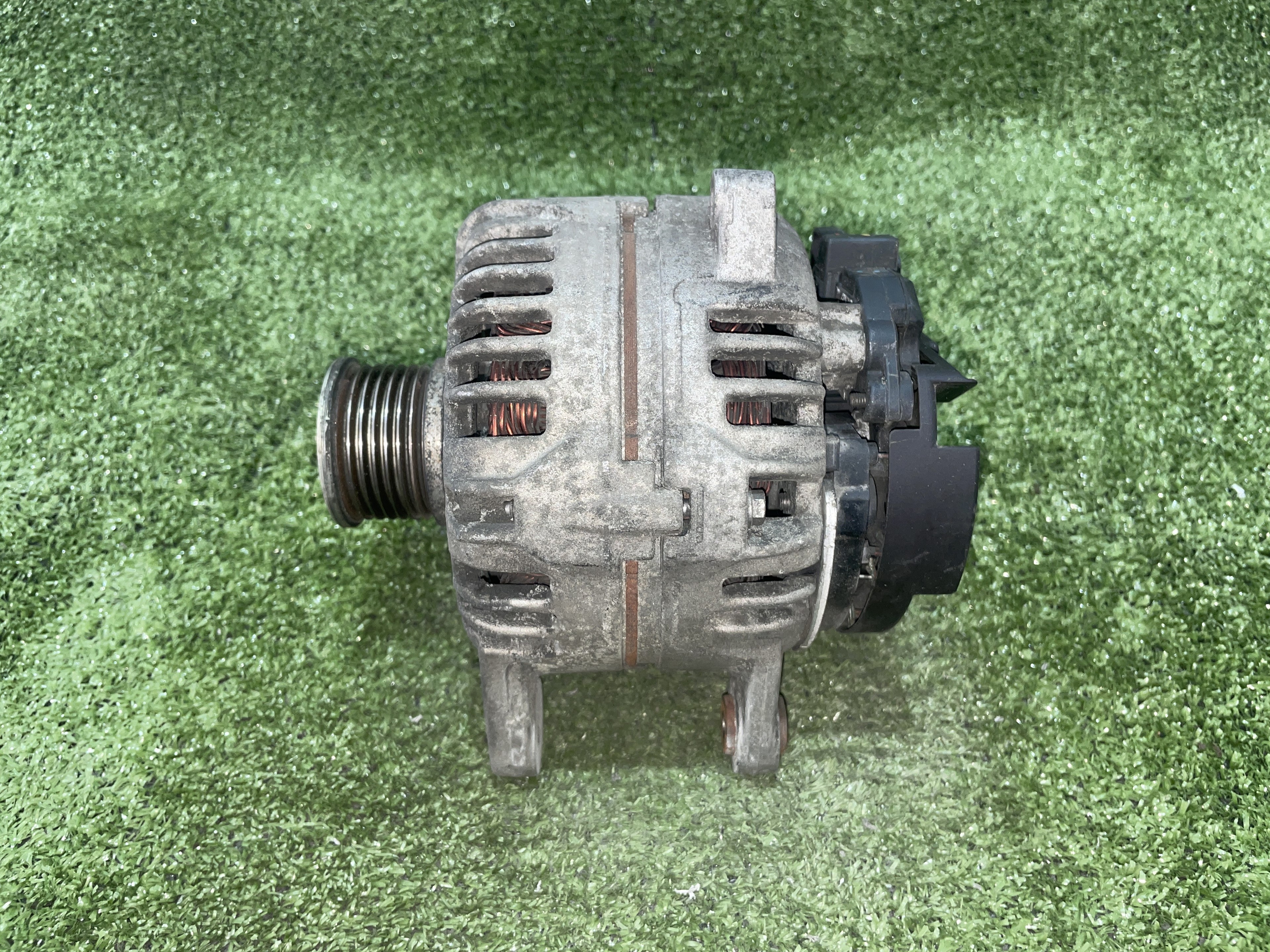 RENAULT Megane 2 generation (2002-2012) Alternator 0124425074,8200726639 21584851