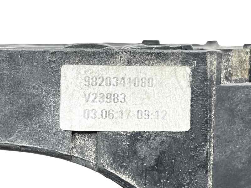 Soporte maneta exterior delantera izquierda 9820341080 de Peugeot 3008 2016-2025