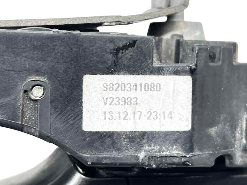 Maneta exterior delantera izquierda YH01 / YHZ 9820341080 de Peugeot 3008 2016-2025 - pieza usada