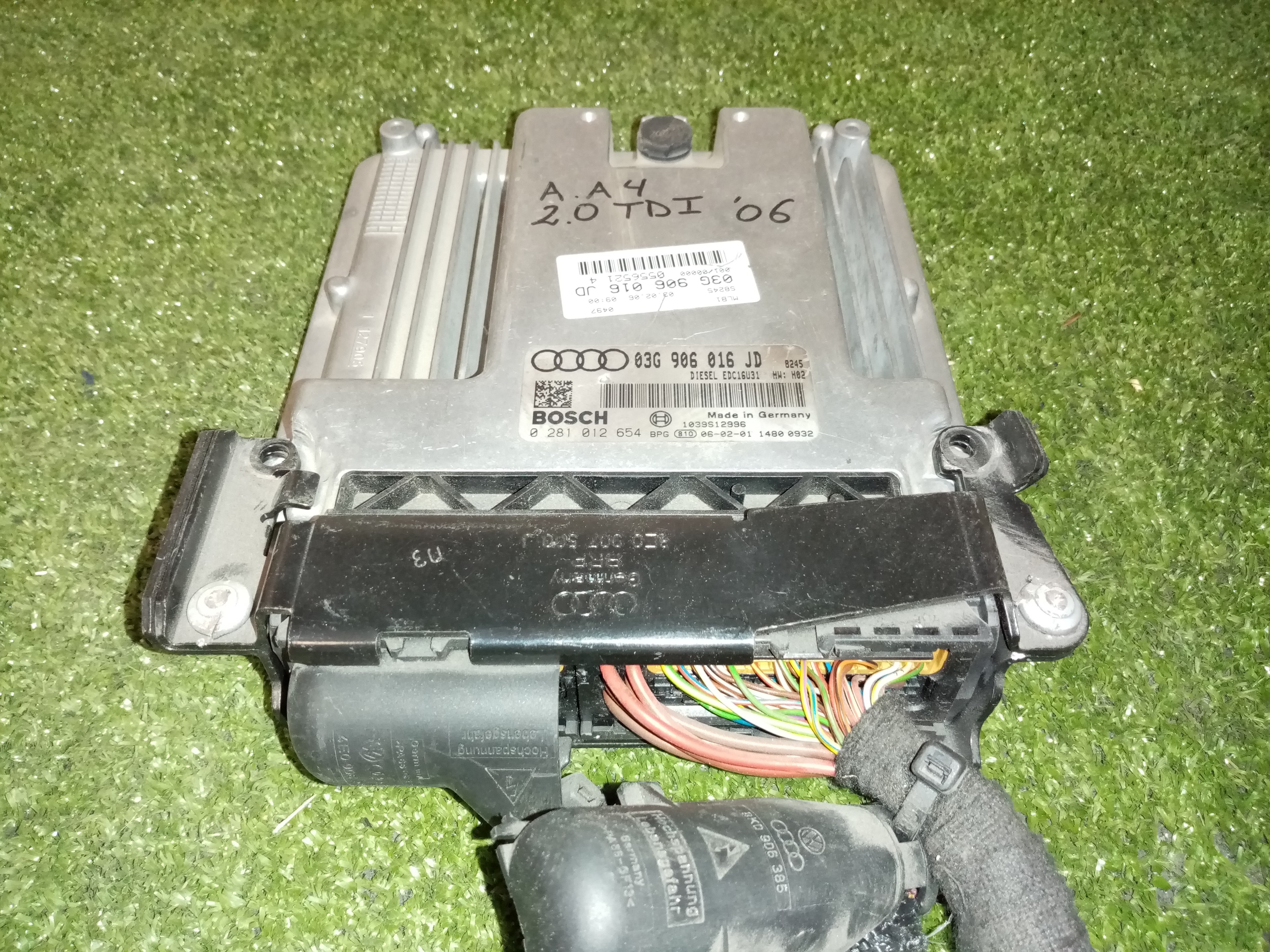 AUDI A4 B6/8E (2000-2005) Moottorin ohjausyksikkö ECU 0281012654,03G906016JD 23546292