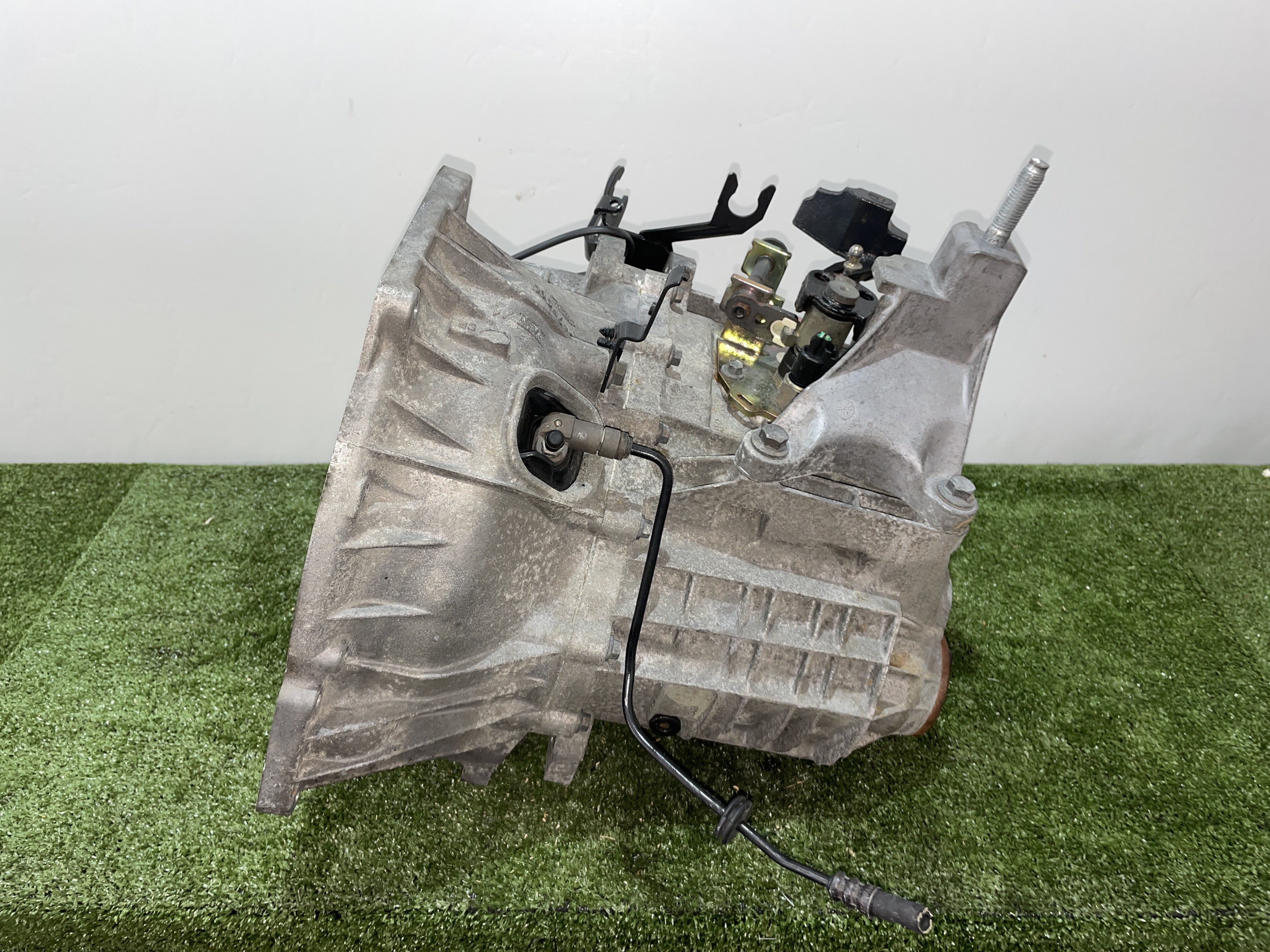 FORD Focus 1 generation (1998-2010) Gearbox 2S4R7002PB 23547628