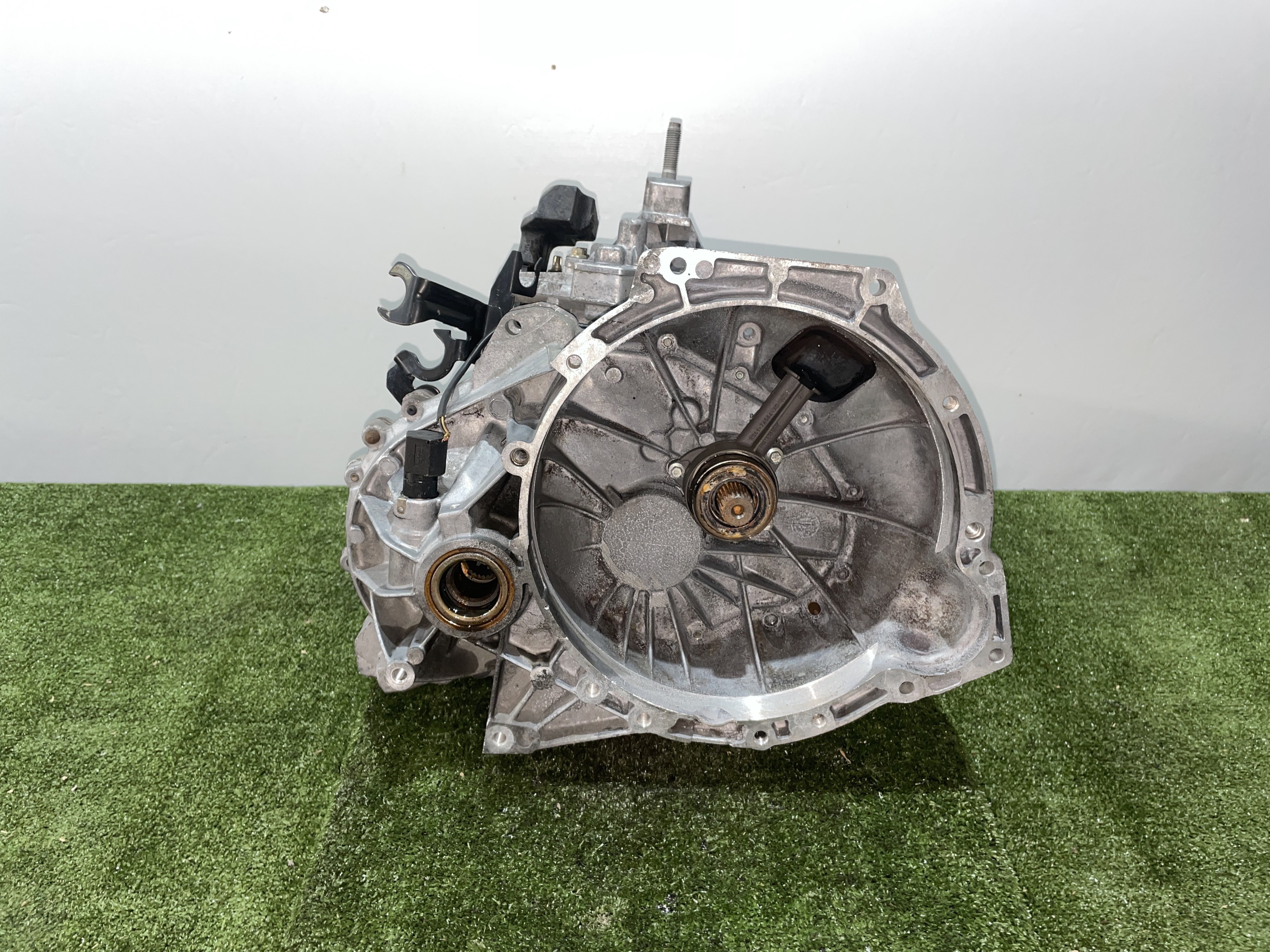 FORD Focus 1 generation (1998-2010) Gearbox XS4R7002RA 23547736