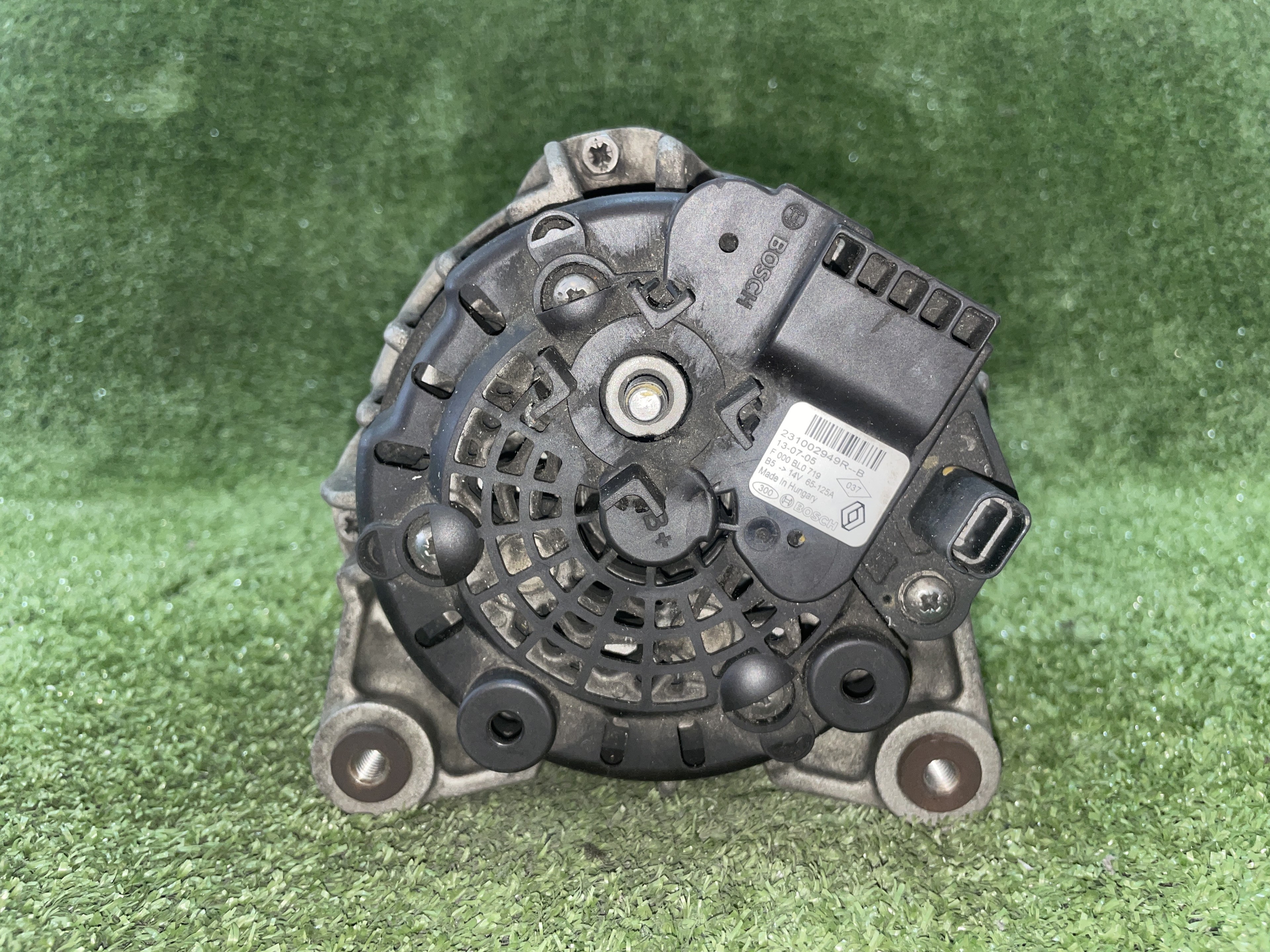 DACIA Duster 1 generation (2010-2017) Alternator F000BL0719, 231002949R--B 21584853