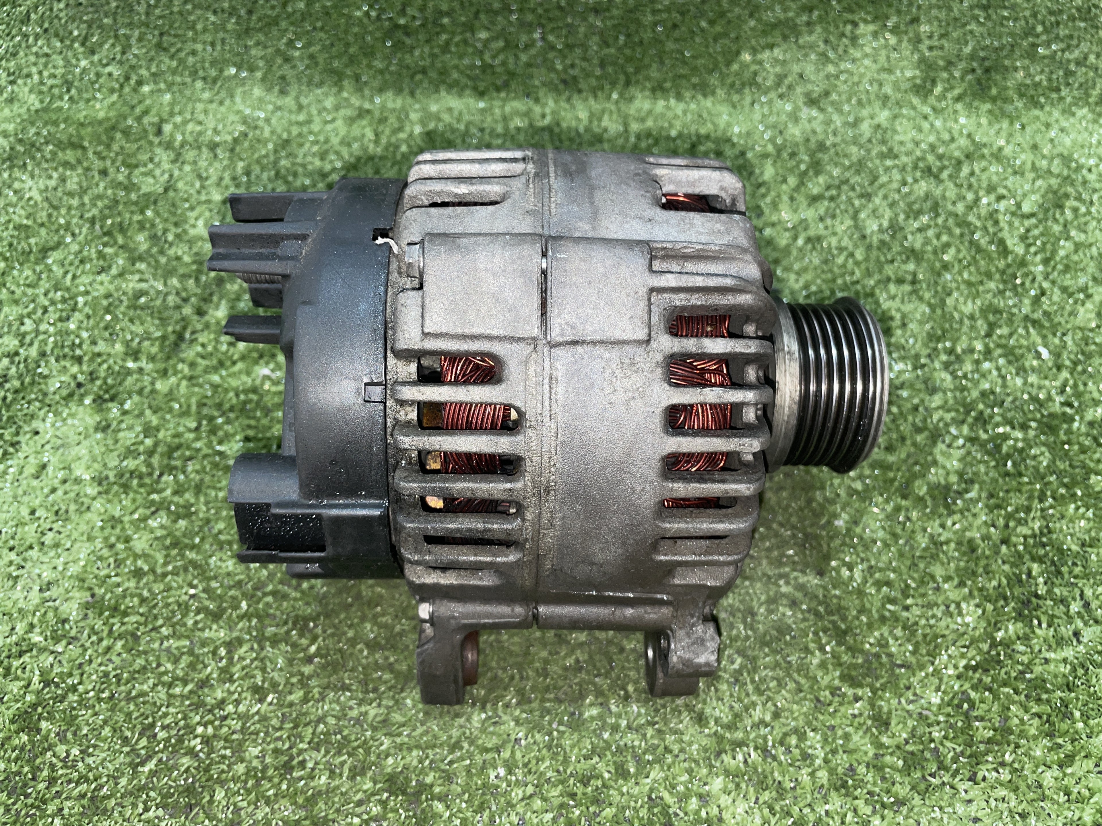 AUDI A4 B6/8E (2000-2005) Alternator TG14C015, VALEO, 06F903023H 21584802