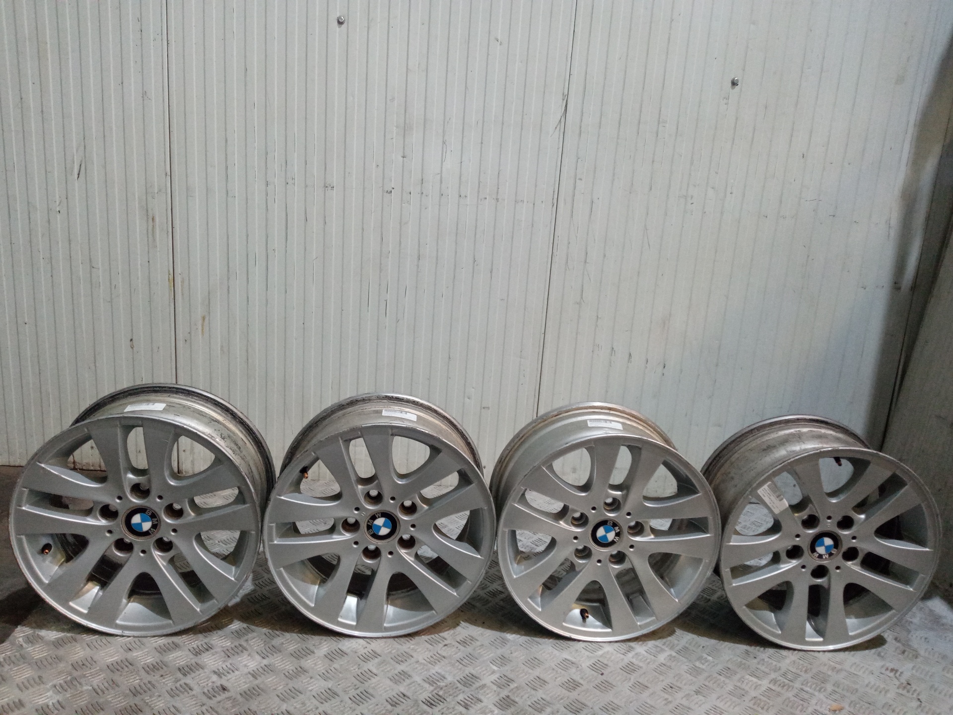 BMW 3 Series E90/E91/E92/E93 (2004-2013) Wheel Set 7JX16EH2 25089180