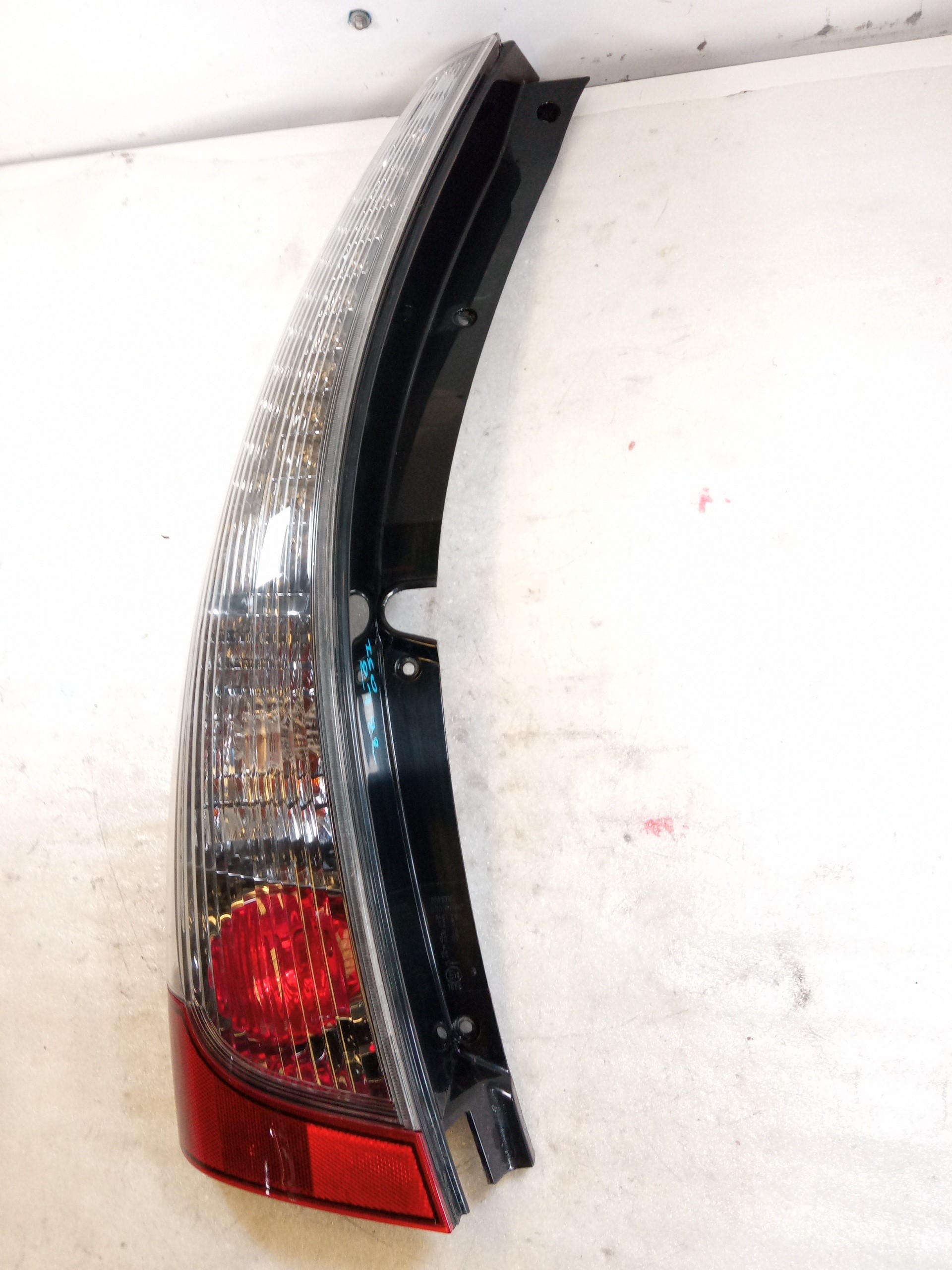 MITSUBISHI Grandis 1 generation (2003-2011) Rear Left Taillight 22087642 24854827