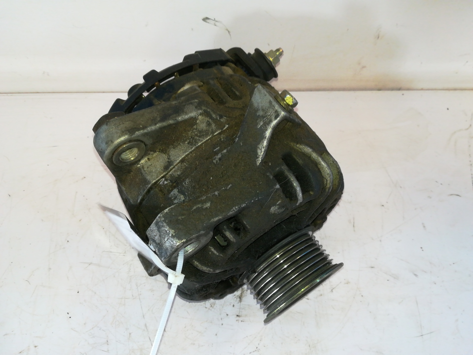 TOYOTA Avensis 2 generation (2002-2009) Генератор 0124325085,100A 22380036