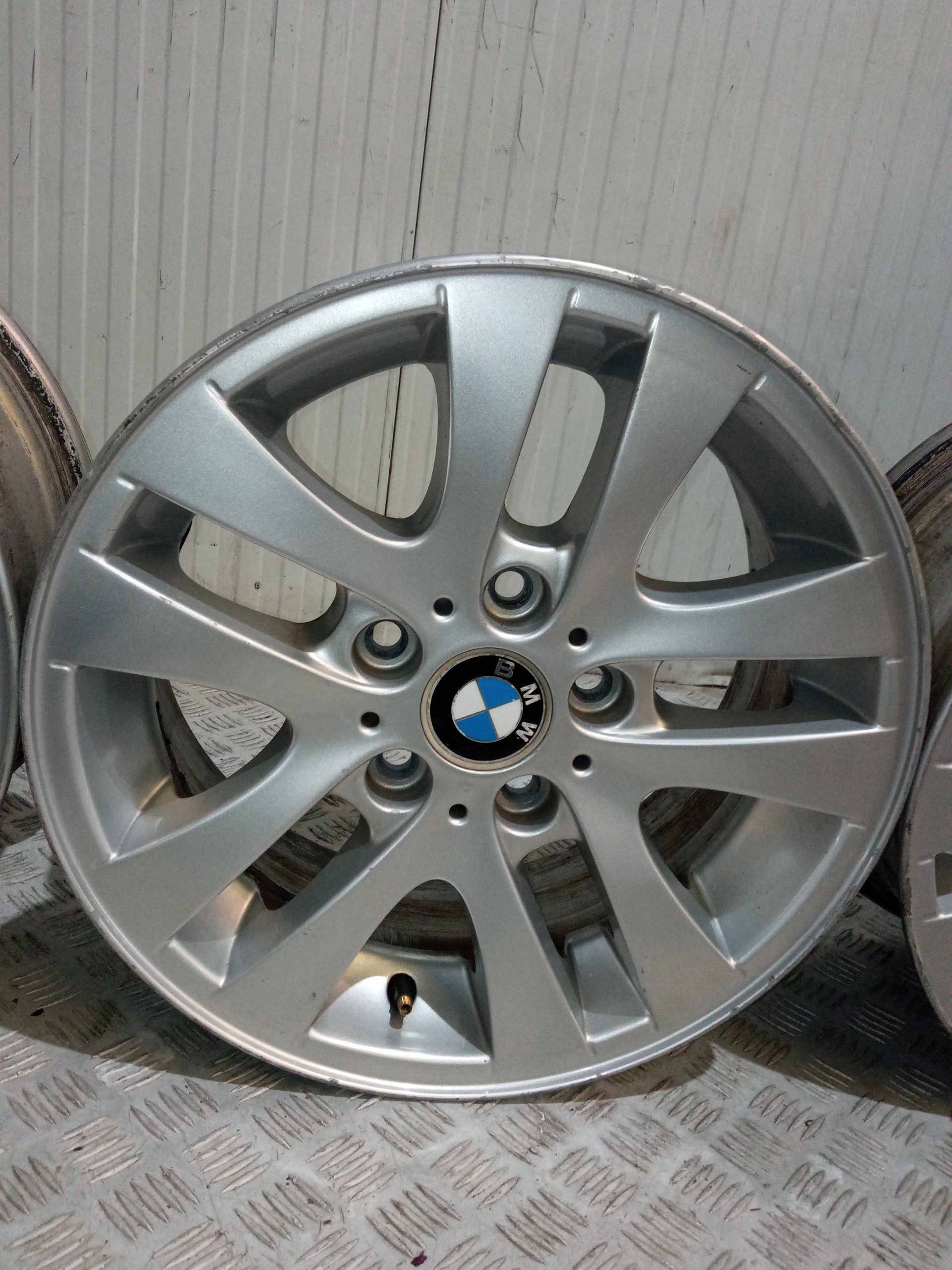 BMW 3 Series E90/E91/E92/E93 (2004-2013) Wheel Set 7JX16EH2 25089180