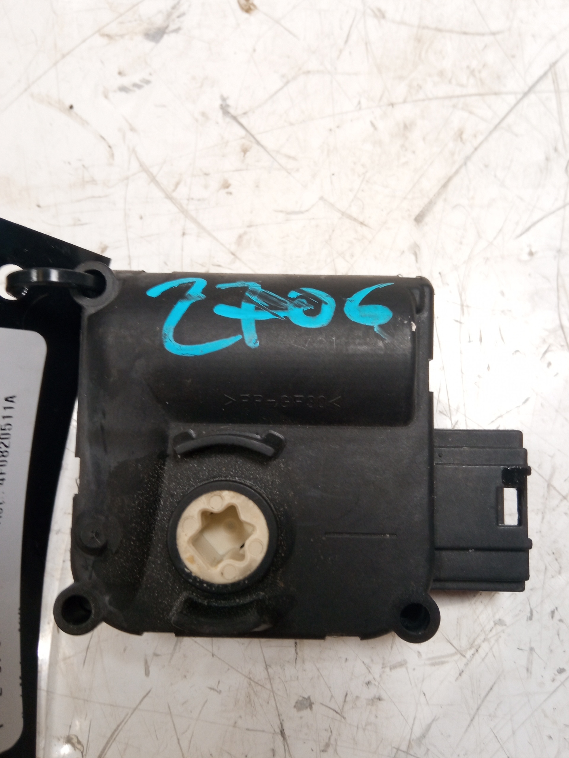 AUDI A6 C6/4F (2004-2011) Air Conditioner Air Flow Valve Motor 4F0820511A, 5PINES 24959039