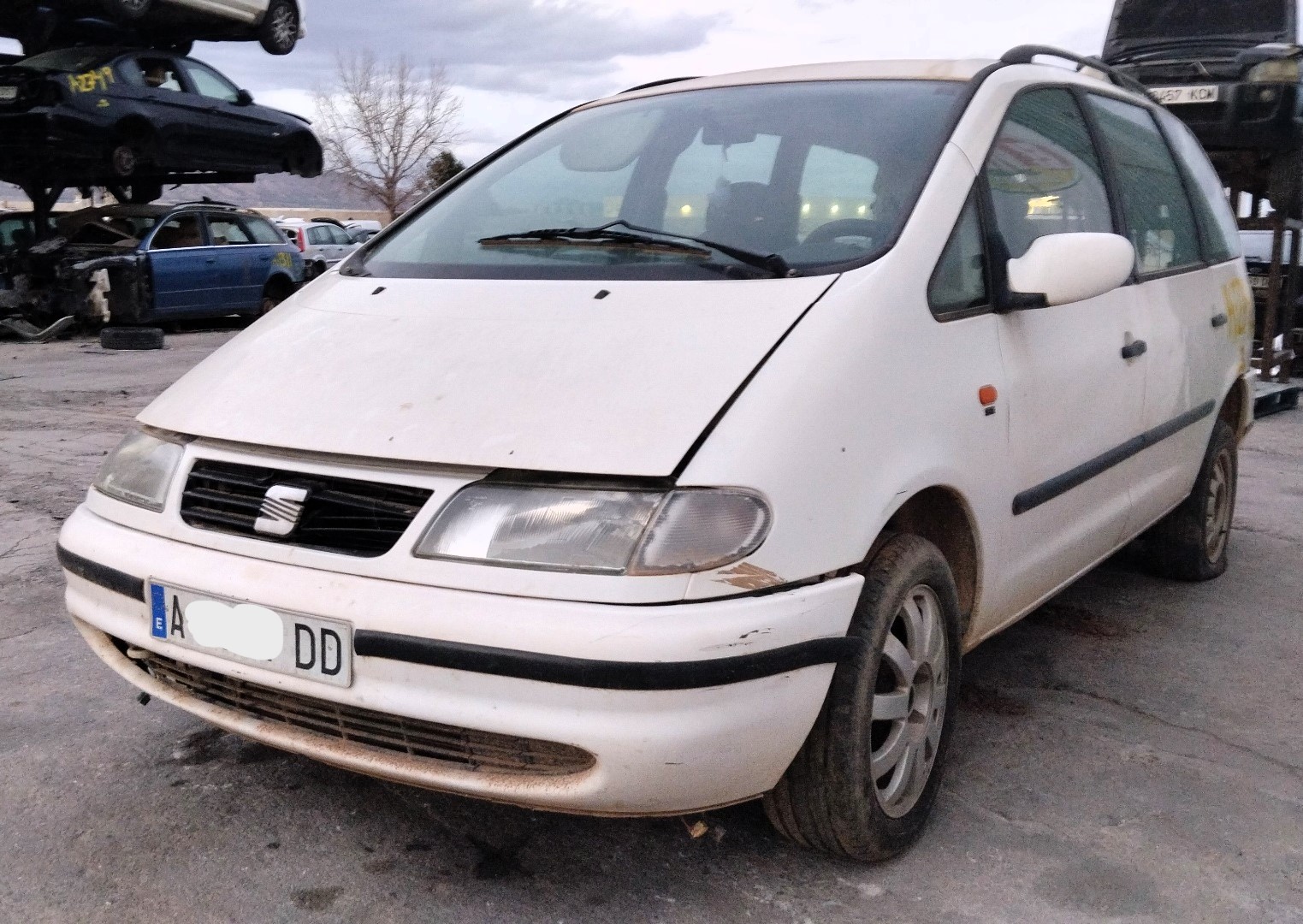 SEAT Alhambra 1 generation (1996-2010) Нижний рычаг передний левый 24869496