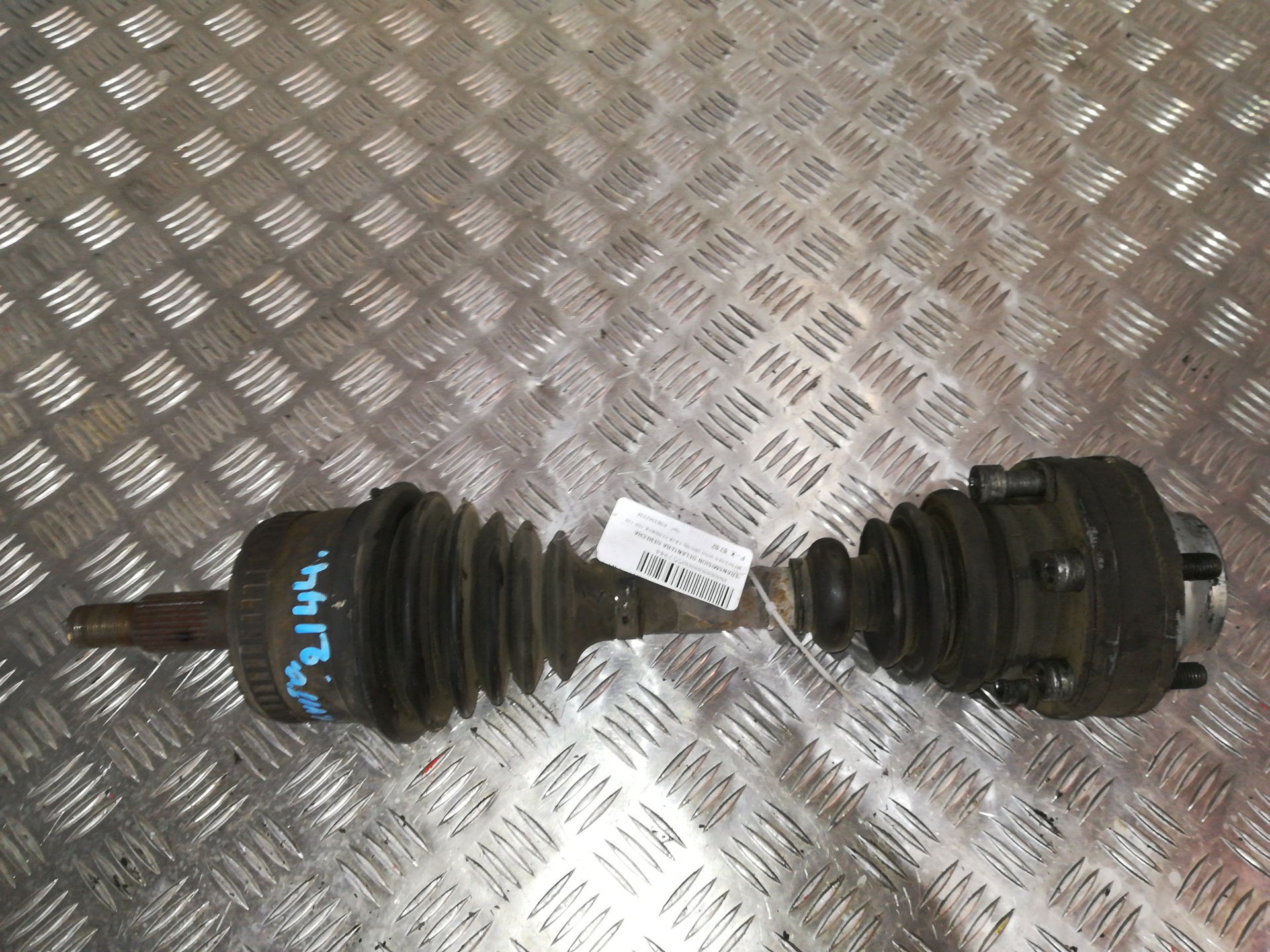 MERCEDES-BENZ Vito W638 (1996-2003) Front Right Driveshaft 6383342334, 6383342334 22378697