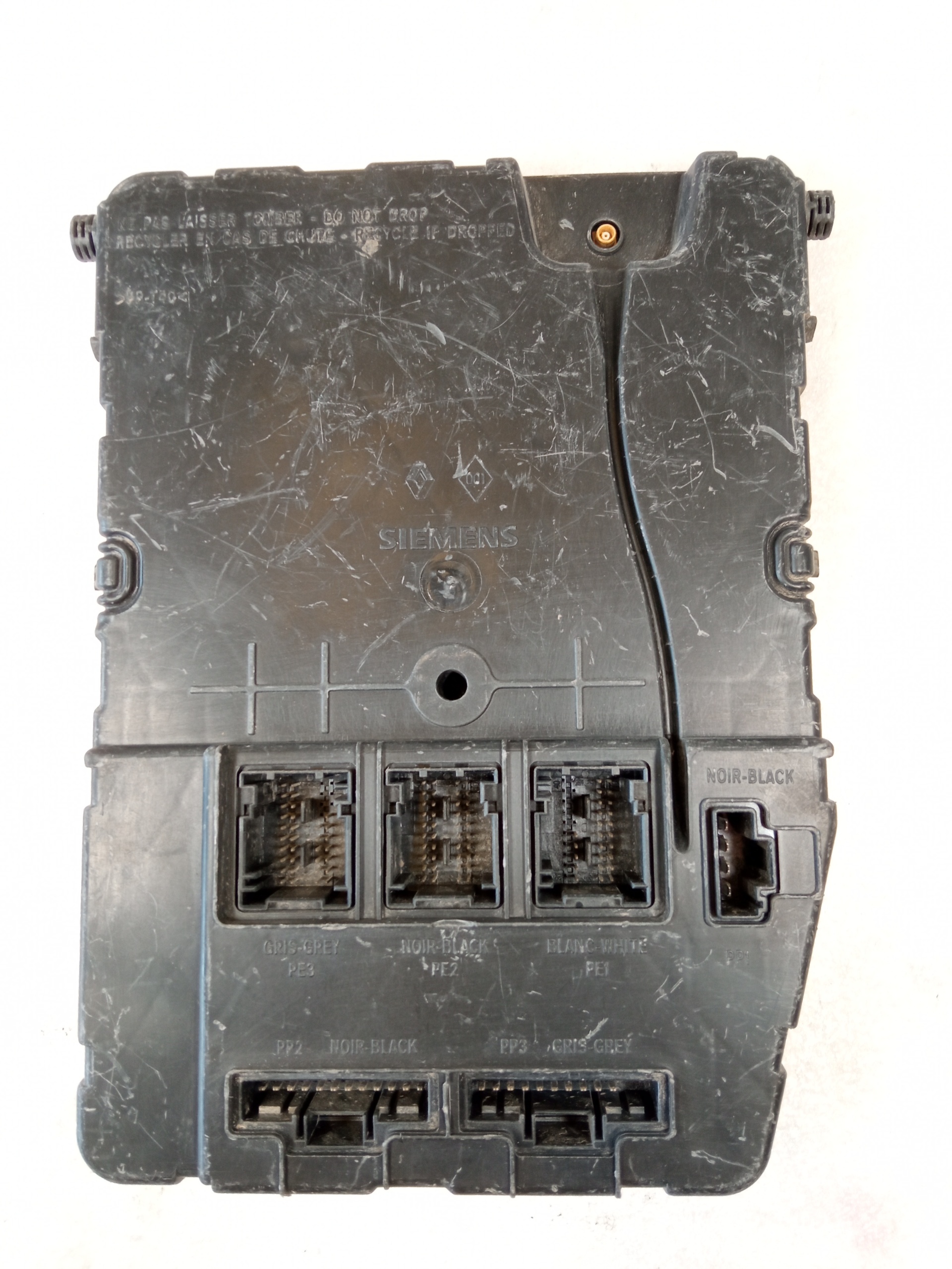 Caja de relés / fusibles K9K728 8200309693 de Renault Grand scénic ii (jm0/1_) 2004-2006 - pieza usada