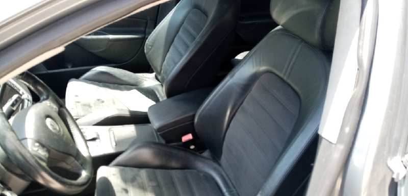 VOLKSWAGEN Passat B6 (2005-2010) Galinis dešinys žibintas PORTON 25427226