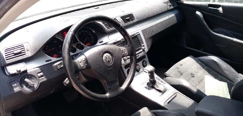 VOLKSWAGEN Passat B6 (2005-2010) Galinis dešinys žibintas PORTON 25427226