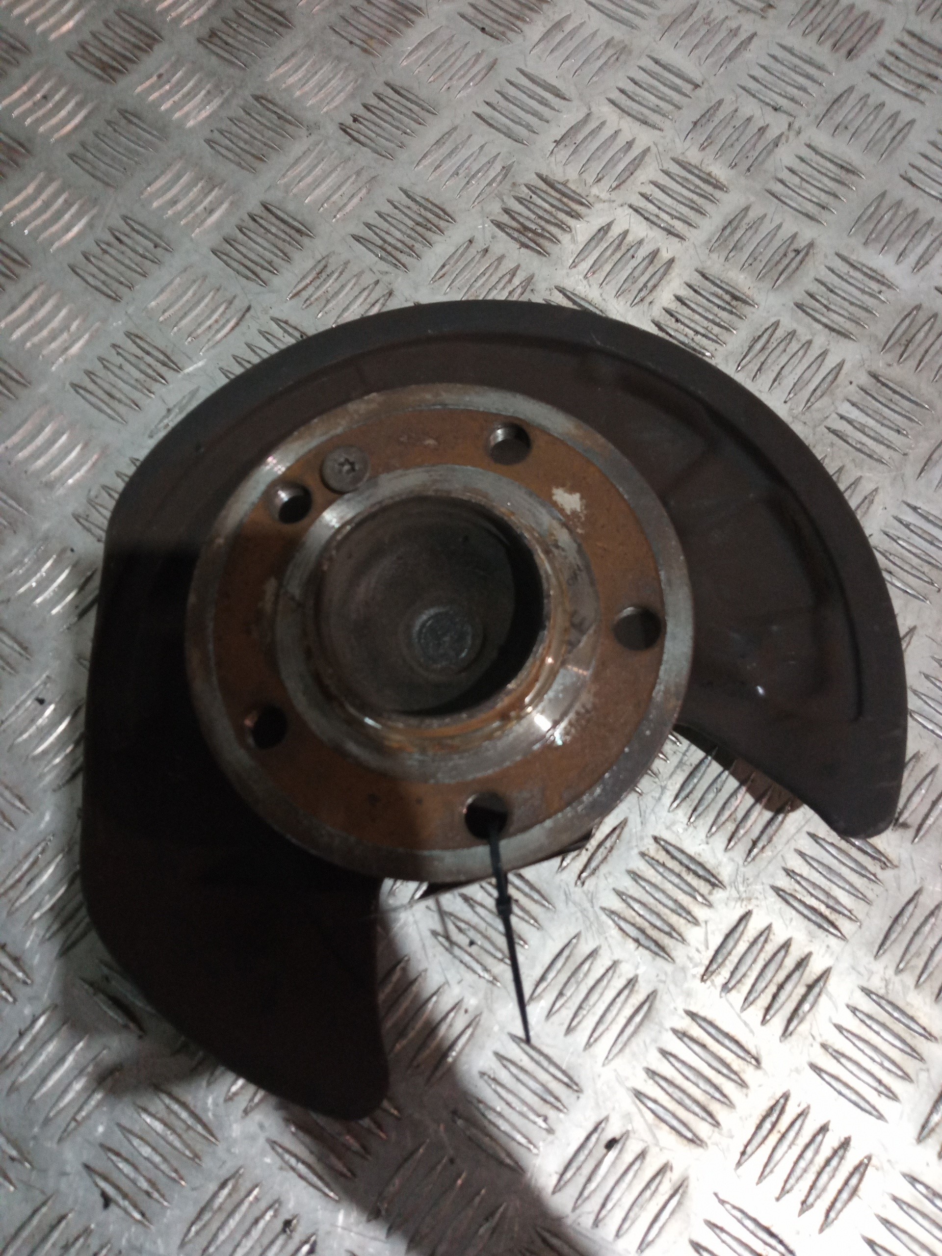 MERCEDES-BENZ B-Class W246 (2011-2020) Rear Left Wheel Hub A2463340006 22387853