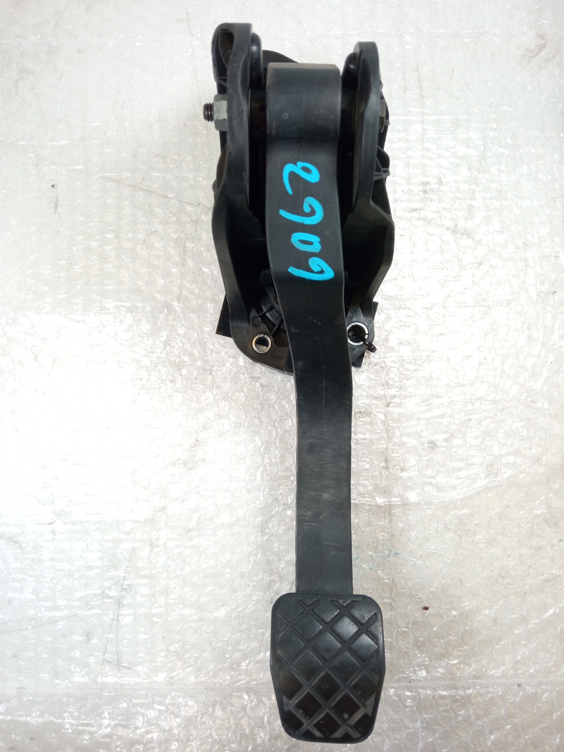 CHEVROLET Clutch Pedal 1K1721059EF 25399325