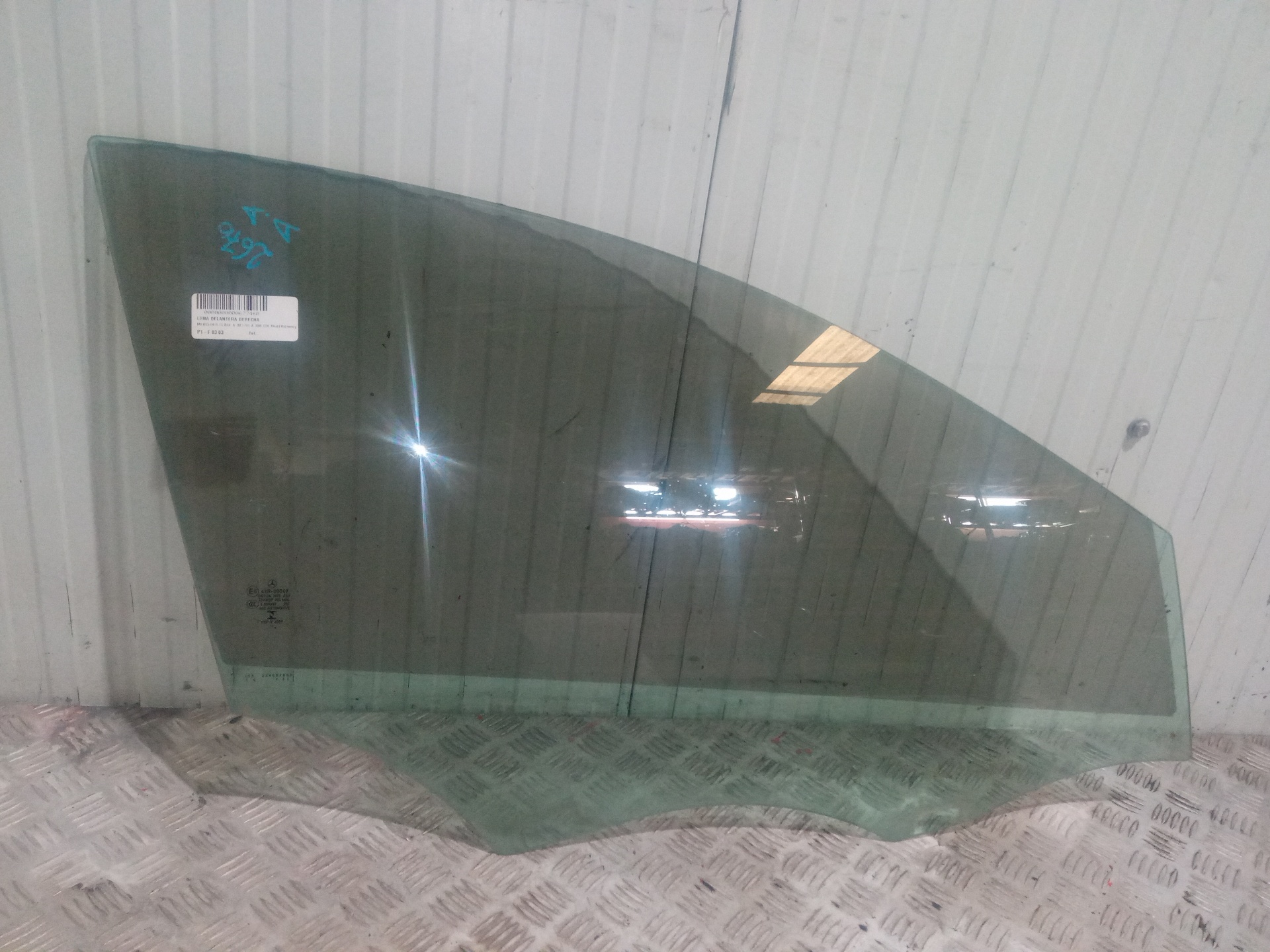 MERCEDES-BENZ A-Class W176 (2012-2018) Fenêtre de porte avant droite 25220219