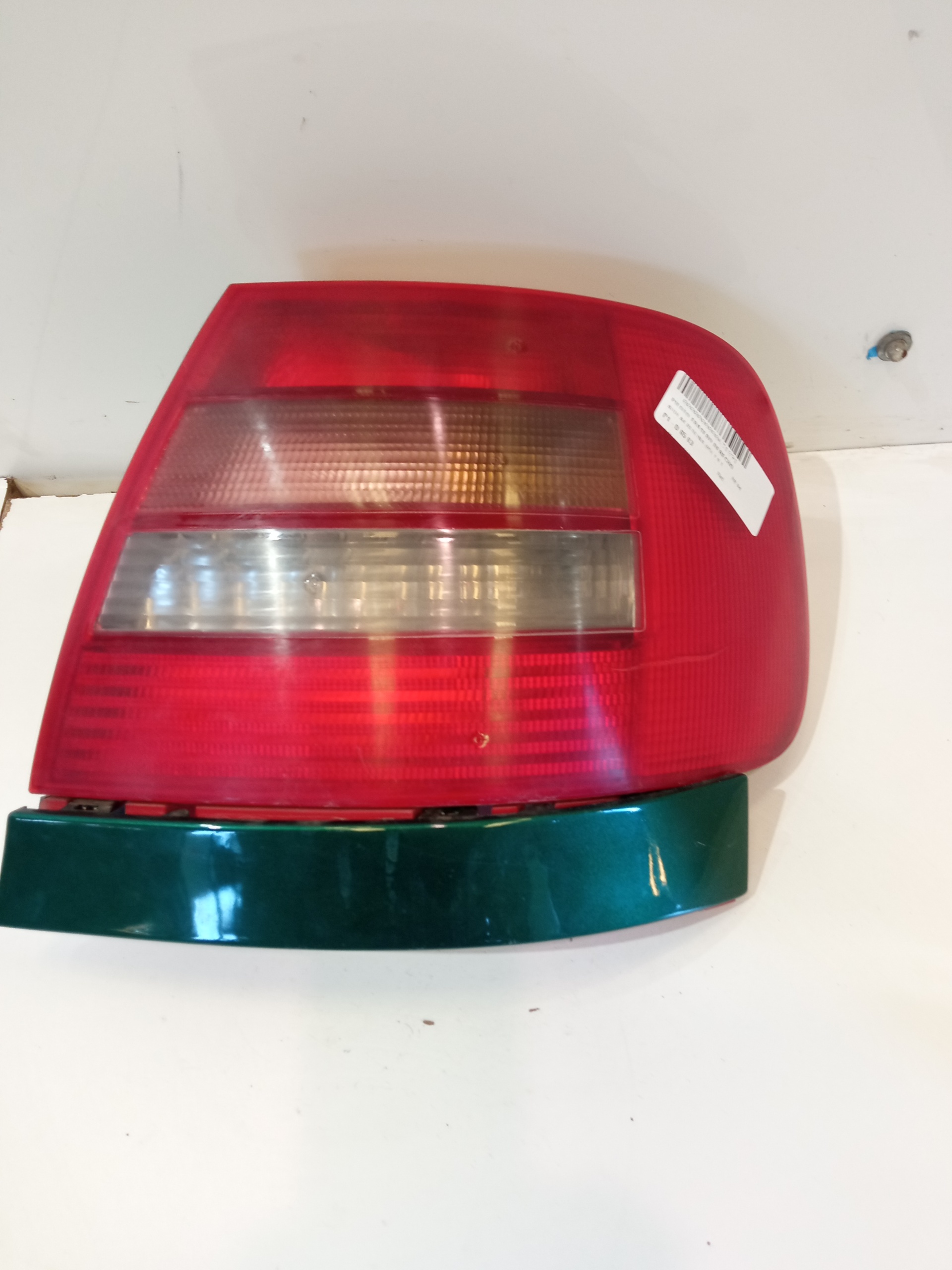 AUDI A4 B5/8D (1994-2001) Rear Right Taillight Lamp 22386703