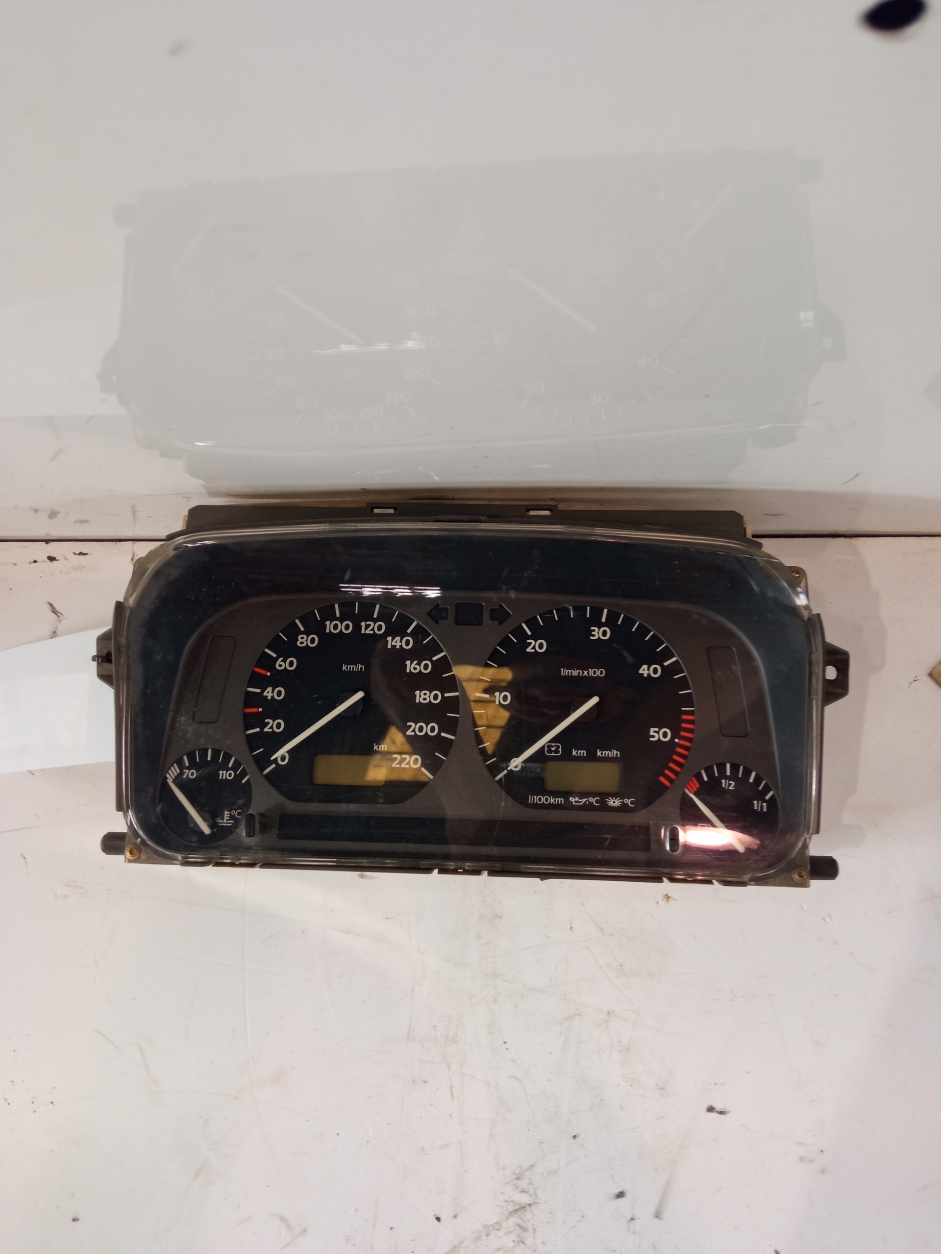 VOLKSWAGEN 1 generation (1996-2012) Speedometer 1HO919881N 25427606