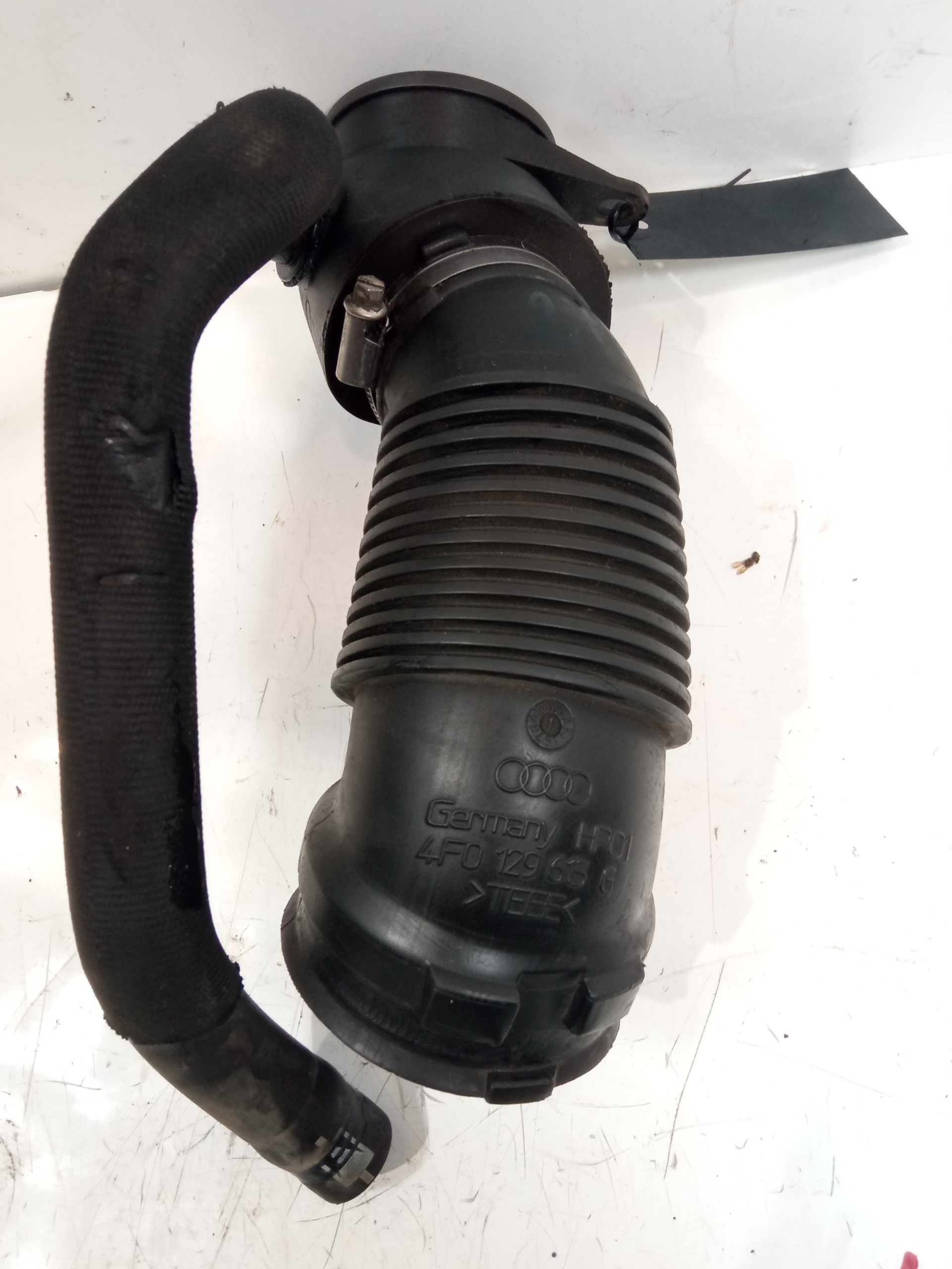 AUDI A6 C6/4F (2004-2011) Other tubes 4F0129615G 24959085