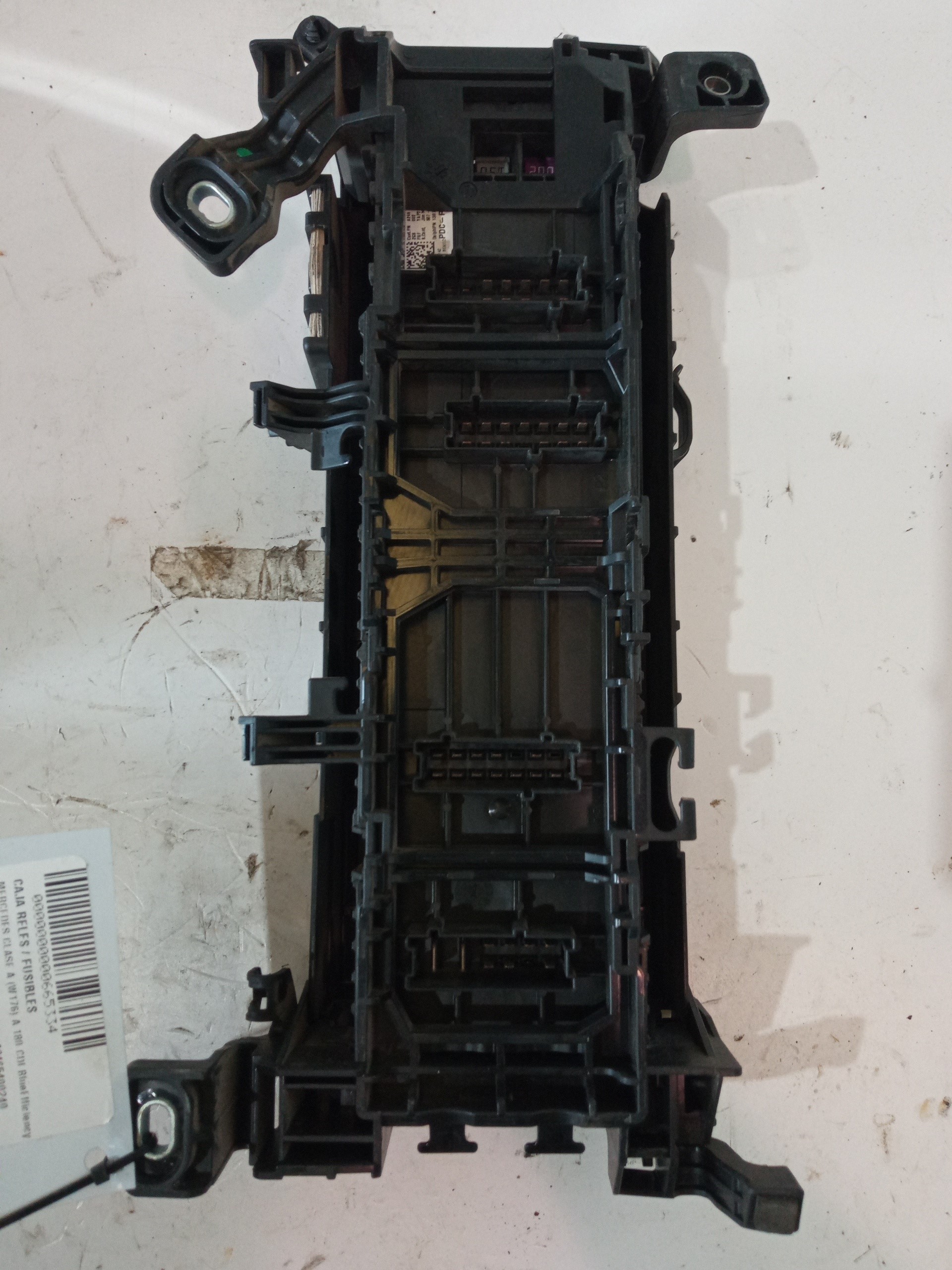 MERCEDES-BENZ A-Class W176 (2012-2018) Säkringsbox A2465400240 22391170