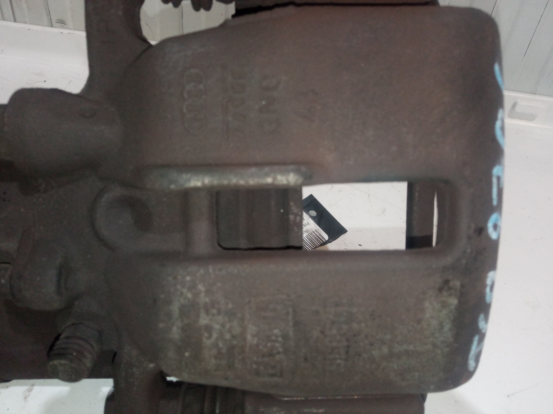 AUDI A6 C6/4F (2004-2011) Etrier de frână stânga spate 32332082, 2PINES 24959143