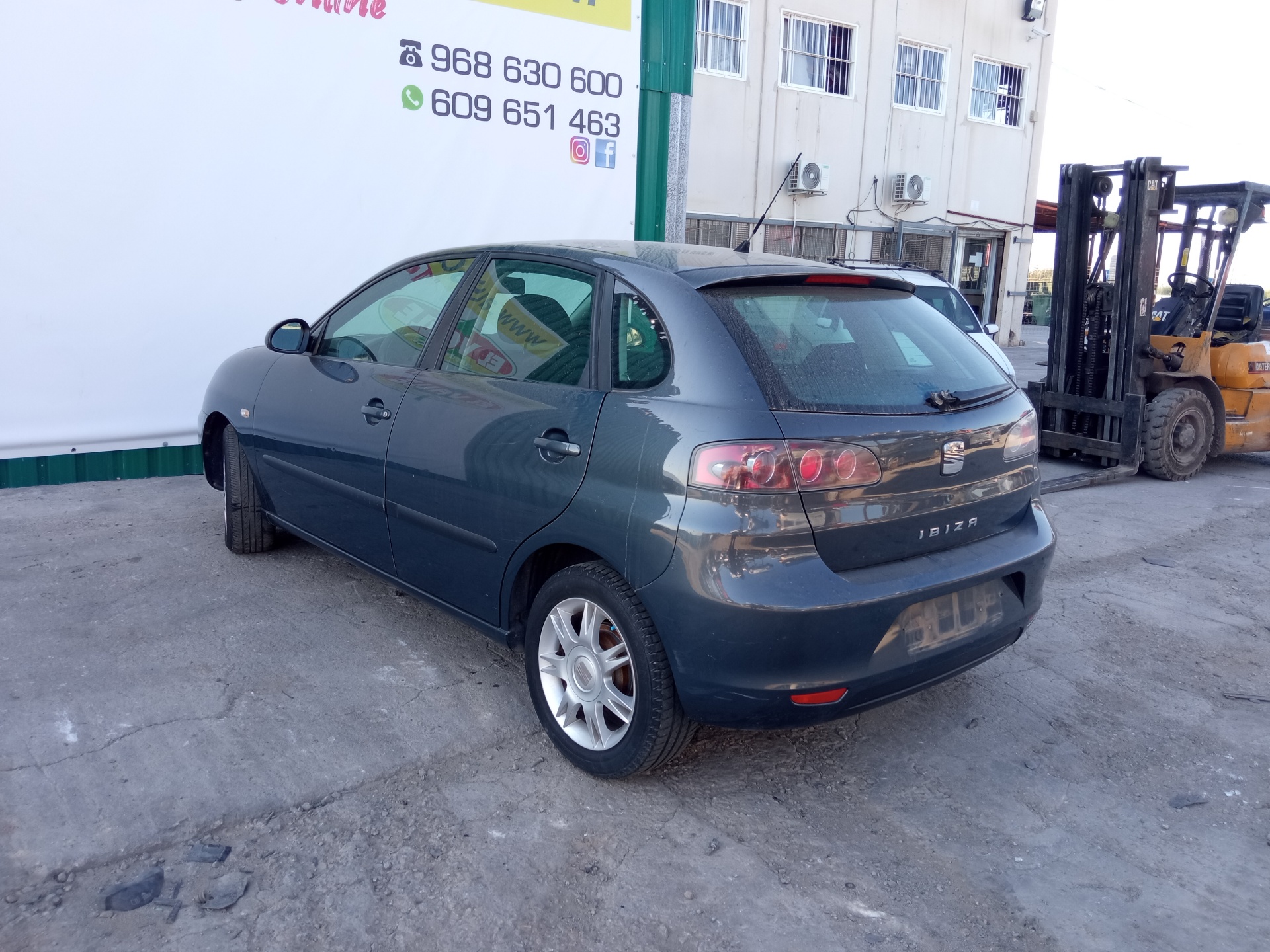 SEAT Ibiza 3 generation (2002-2008) Бампер задний 25399399