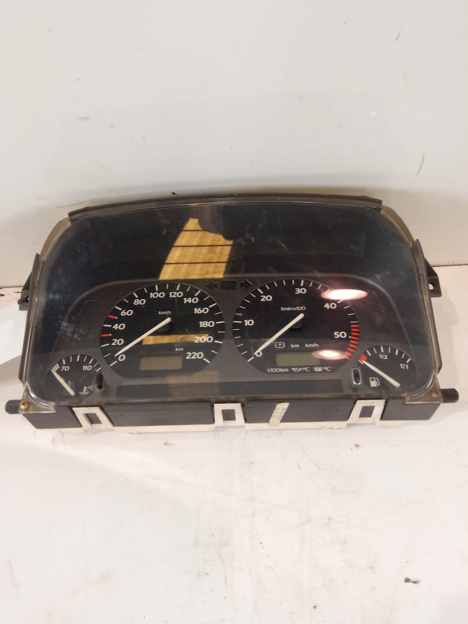VOLKSWAGEN 1 generation (1996-2012) Speedometer 1HO919881N 25427606