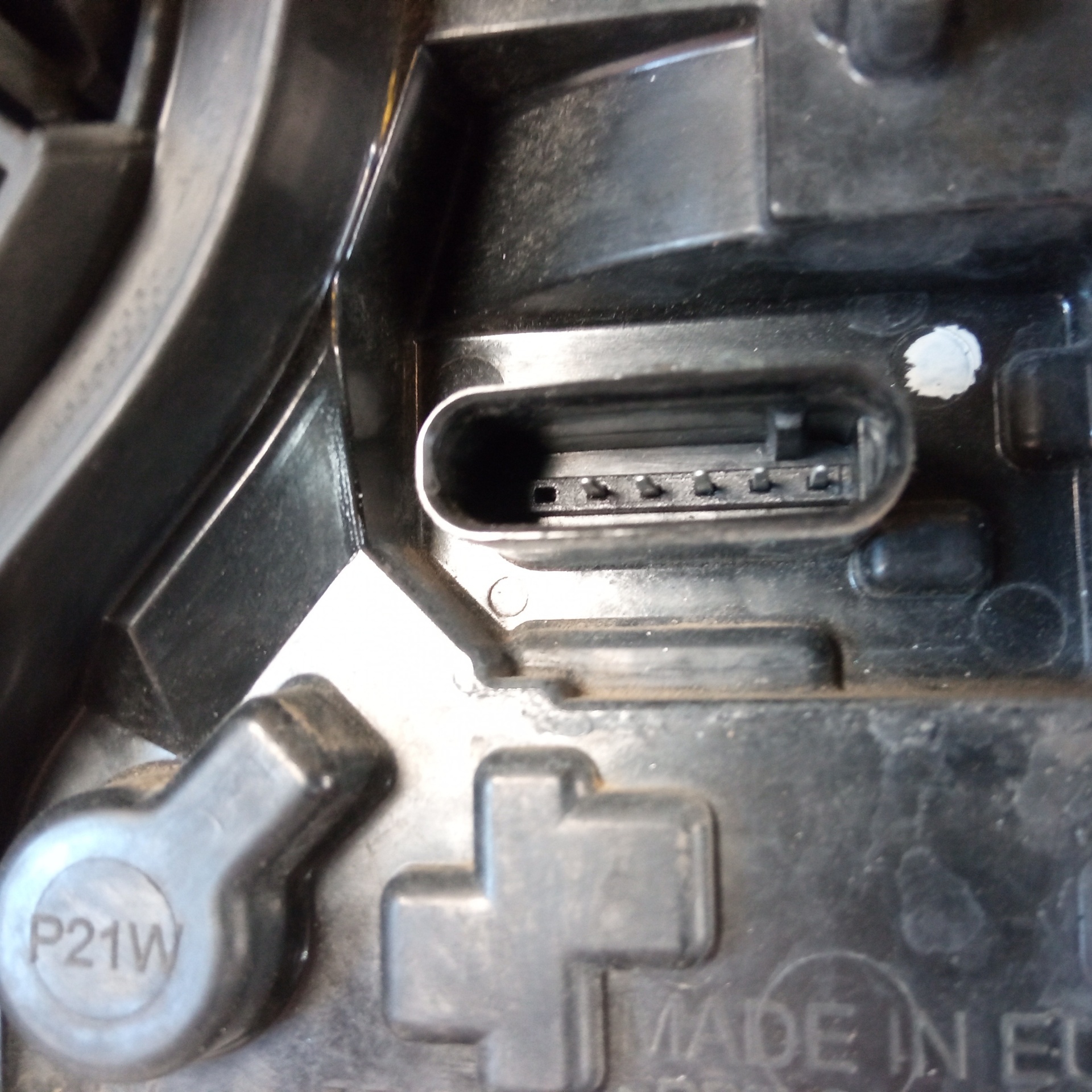 Piloto trasero derecho N47D20A 63217270096 de Bmw 1 (e81) 2006-2011 177 CV - pieza usada