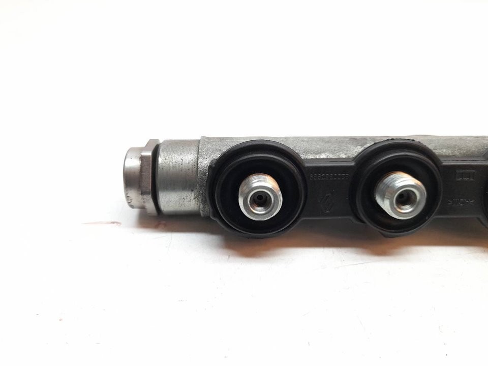 Rampa inyectora M9RA7 0445214114 de Renault Laguna ii (bg0/1_) 2001-2007 150 CV con 316729 km - pieza usada