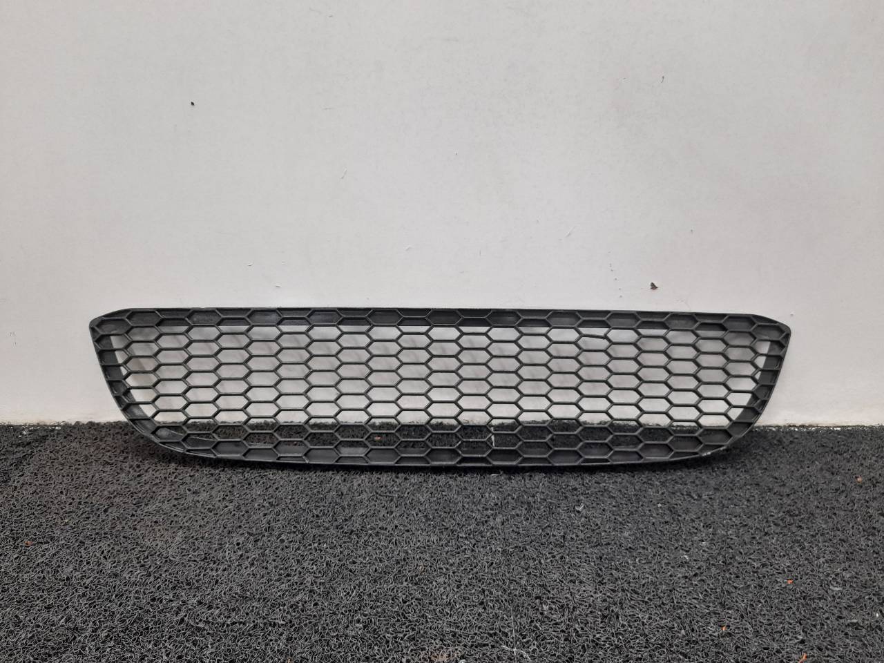 BMW 1 Series E81/E82/E87/E88 (2004-2013) Radiator Grille 19353253