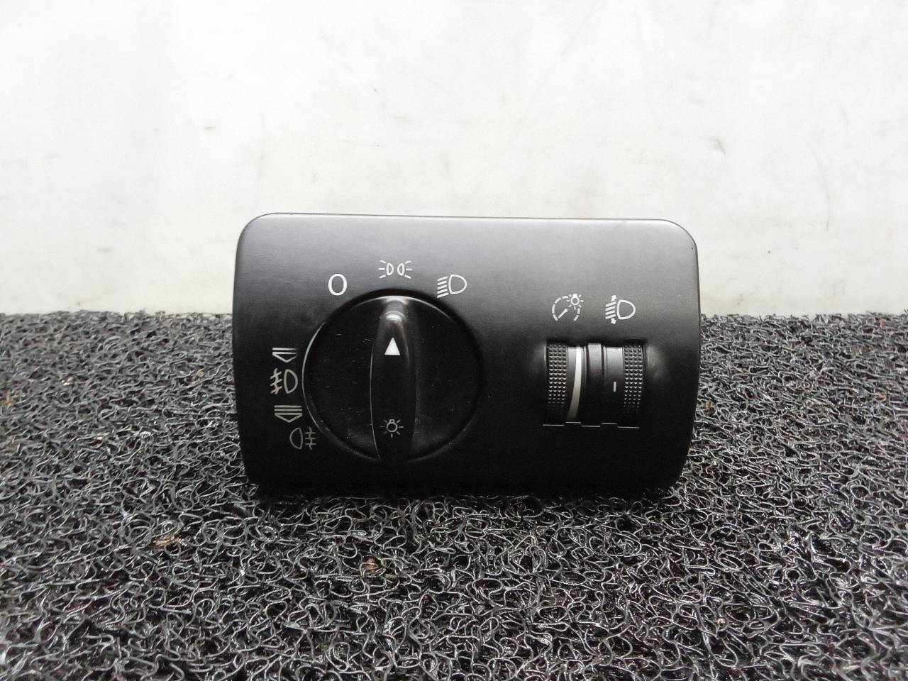 AUDI A6 C5/4B (1997-2004) Headlight Switch Control Unit 4B1941531C 19366925