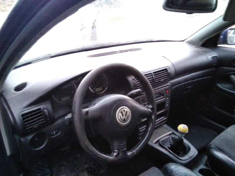 VOLKSWAGEN Passat B5 (1996-2005) Крышка клапана 19326613