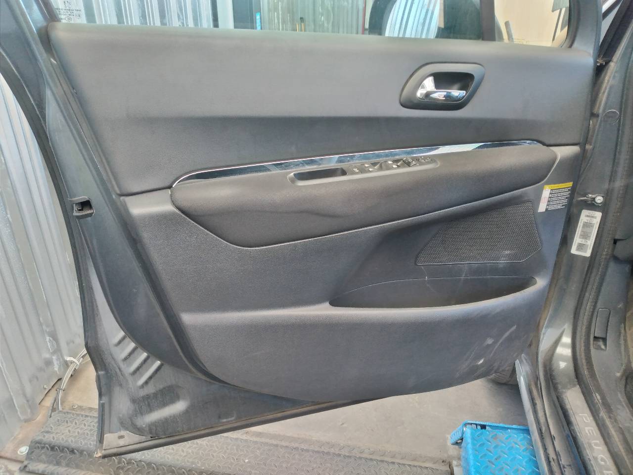 PEUGEOT 3008 1 generation (2010-2016) Front Left Door Panel 27234036