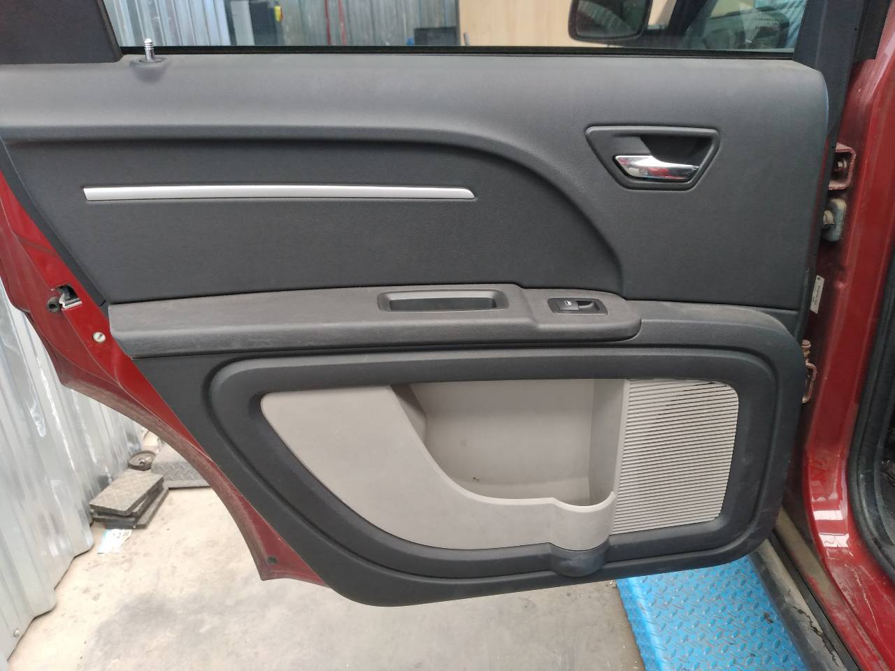 VOLKSWAGEN Right Side Sun Visor 27233955