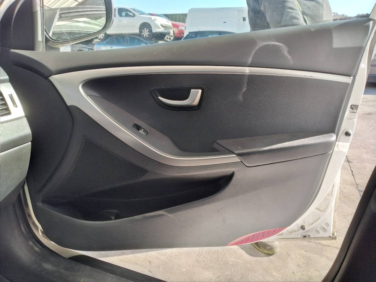 HYUNDAI i30 GD (2 generation) (2012-2017) Front Right Door Panel 27235068