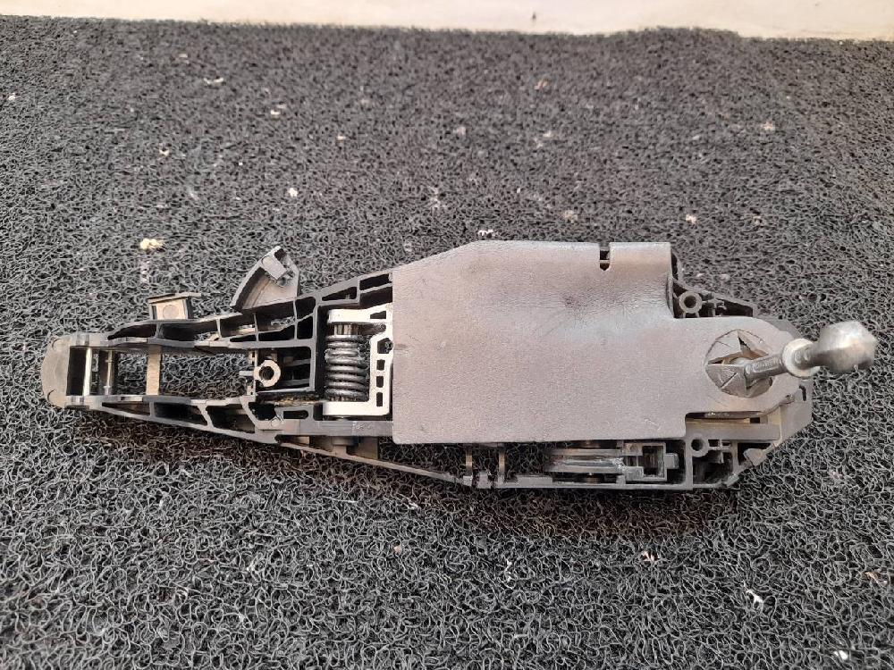 Bombín puerta delantera izquierda HN05 9820341080 de Peugeot 3008 2016-2018 131 CV con 16126 km - pieza usada