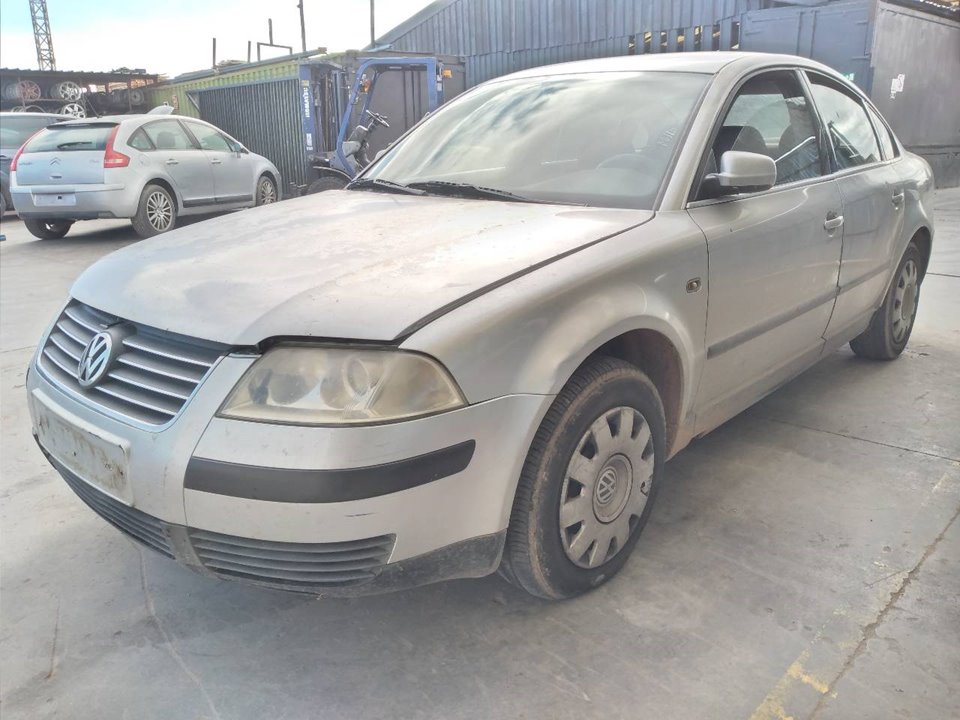 VOLKSWAGEN Passat B5 (1996-2005) Генератор SG12B012 24860675