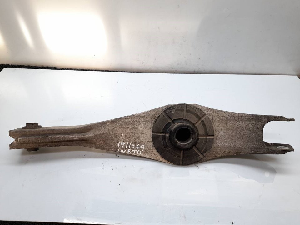 Brazo de la suspensión inferior trasero derecho A20DTH 13219164 de Opel Insignia a sedán (g09) 2008-2017 160 CV con 293481 km - pieza usada
