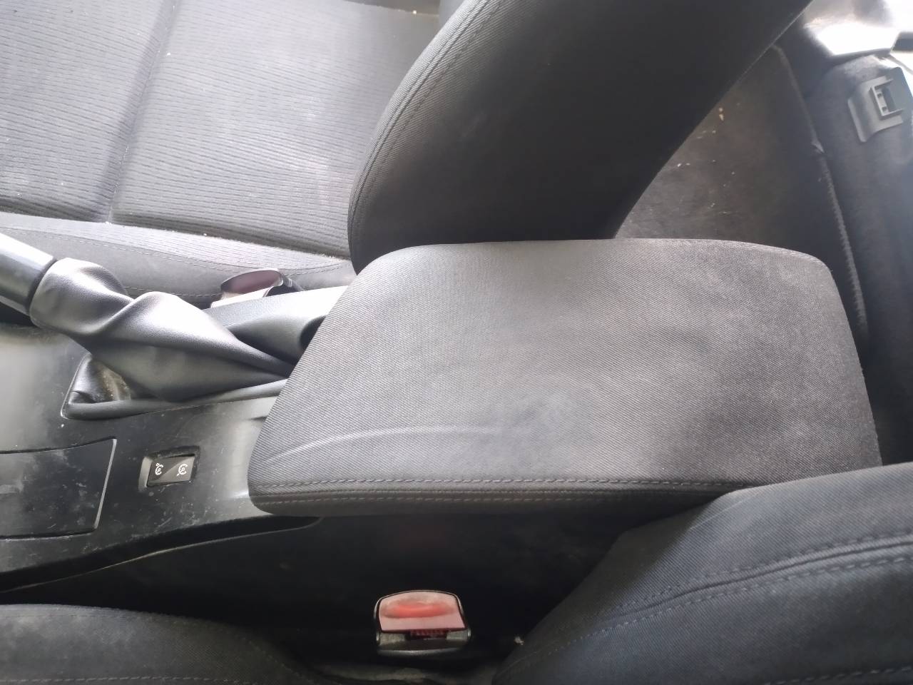 RENAULT Laguna 3 generation (2007-2015) Armrest 27234417