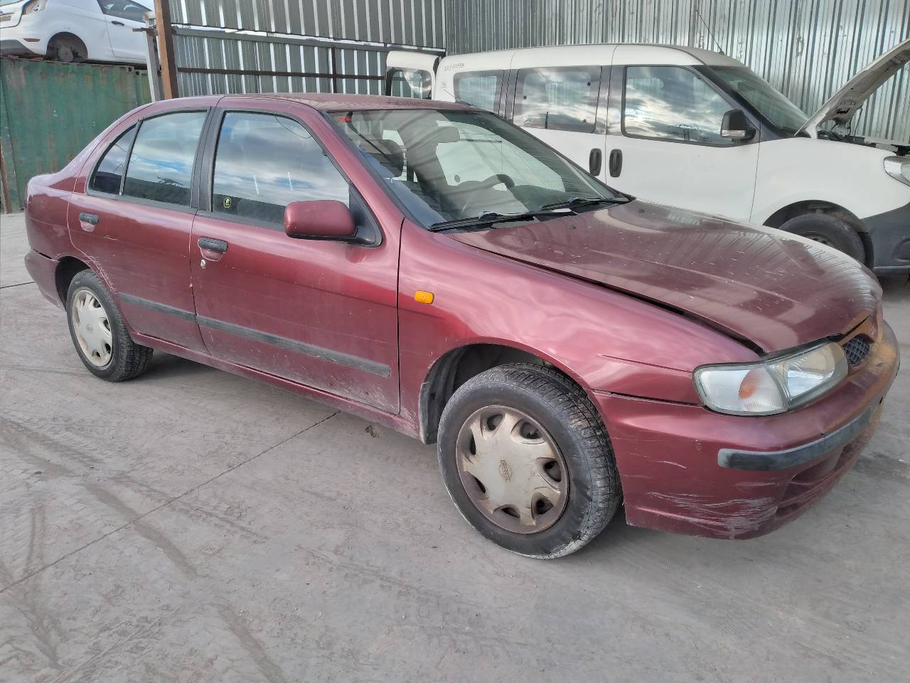 NISSAN Almera N15 (1995-2000) Паливний насос високого тиску 167002N100 19361323