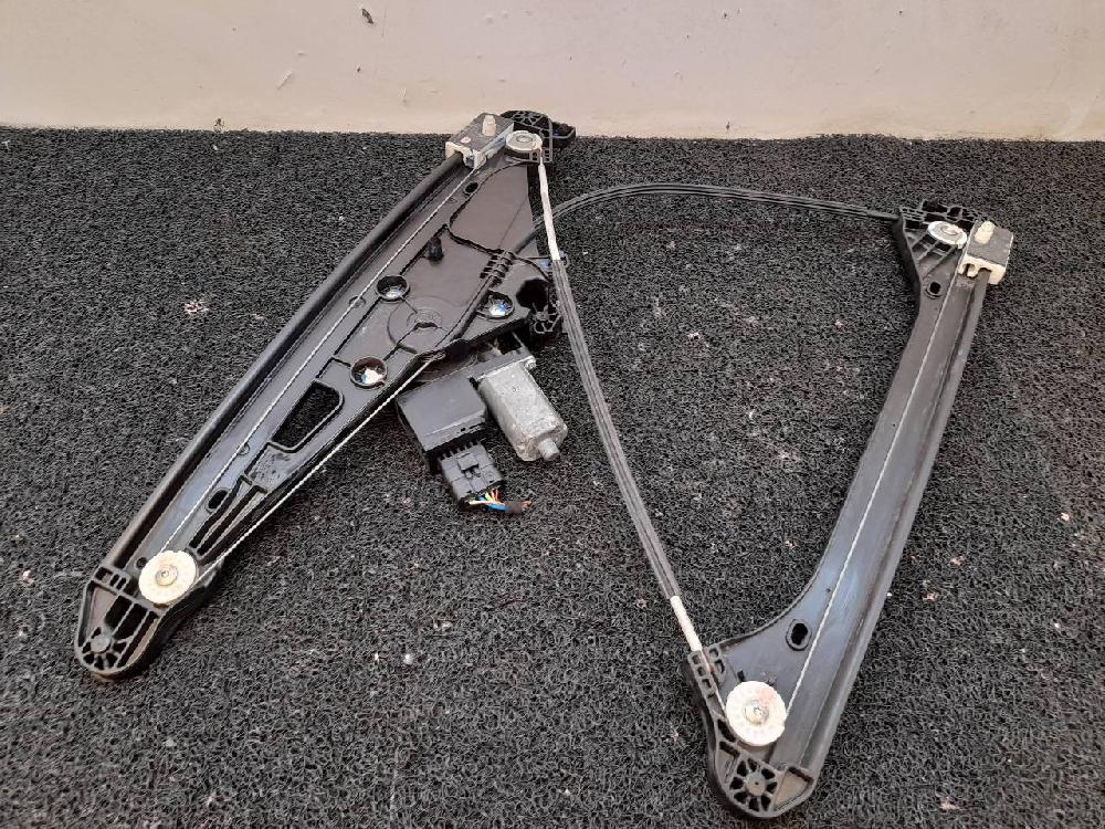 Alzacristalli anteriore sinistro HN05 9829482380 de Peugeot 3008 2016-2018 131 CV con 16126 km - pieza usada